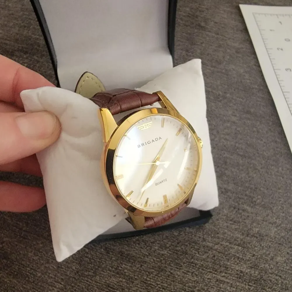 Vintage Brigada Quartz Mens Dress Watch Gold Case White Dial Brown Leather Strap